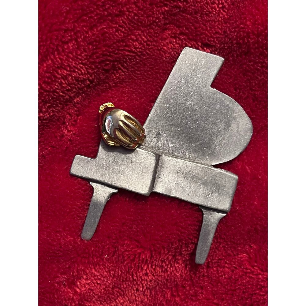 Ultra craft vintage, pewter, piano brooch pin